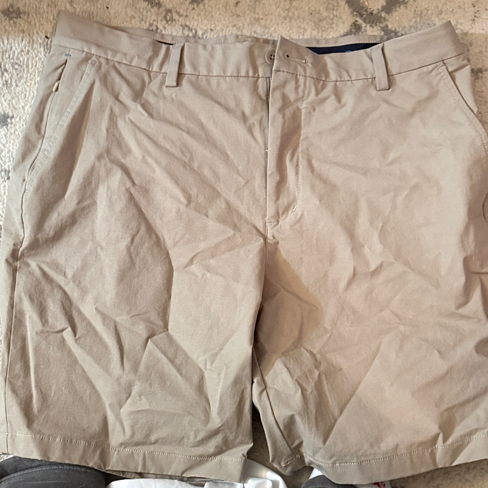 Vineyard Vines Men's Khaki Flat Front Shorts